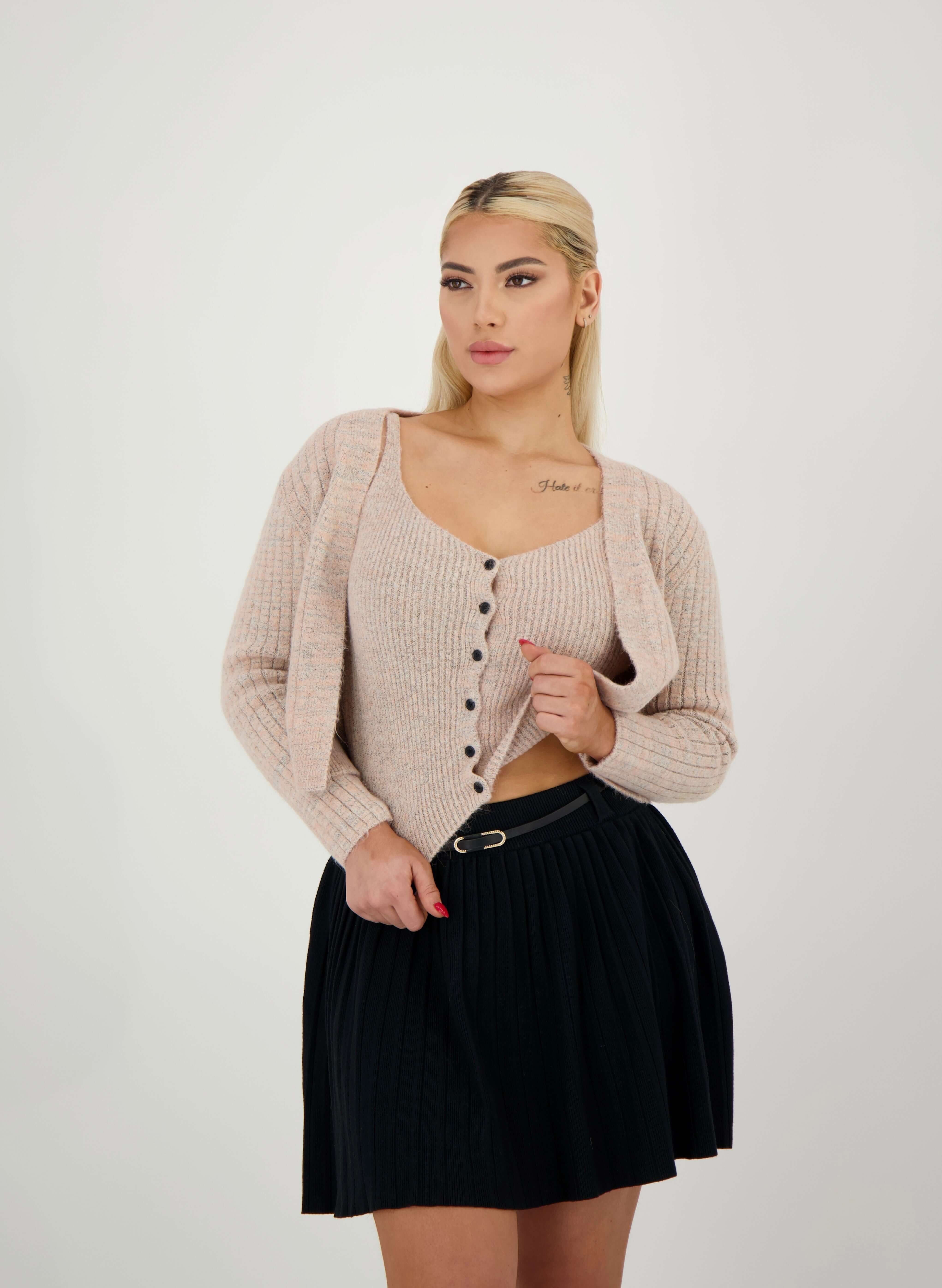 "Somo Skirt – chic and stylish"
"Elegant and trendy Somo Skirt"
"Somo Skirt – perfect for any occasion"
"Flattering and flowy Somo Skirt"
"Somo Skirt – timeless and sophisticated"
"Versatile and modern Somo Skirt"
"Somo Skirt – effortless fashion piece"
"Classic high-waisted Somo Skirt"
"Somo Skirt – must-have wardrobe essential"
"Stylish and feminine Somo Skirt"